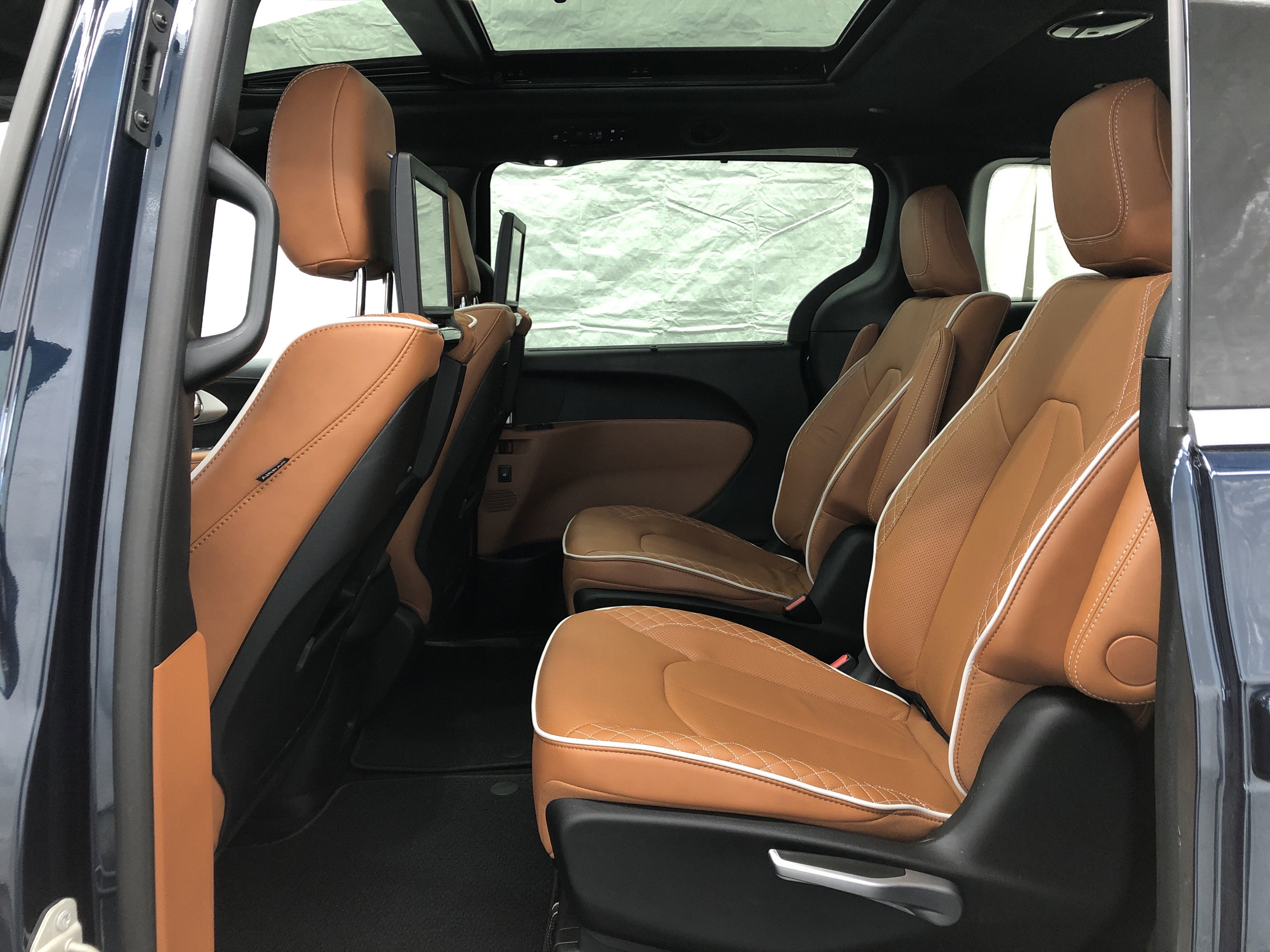 Certified 2024 Chrysler Pacifica Pinnacle FWD image 13