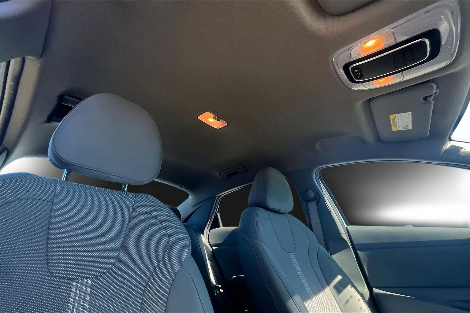 Used 2021 Hyundai Elantra SE image 28