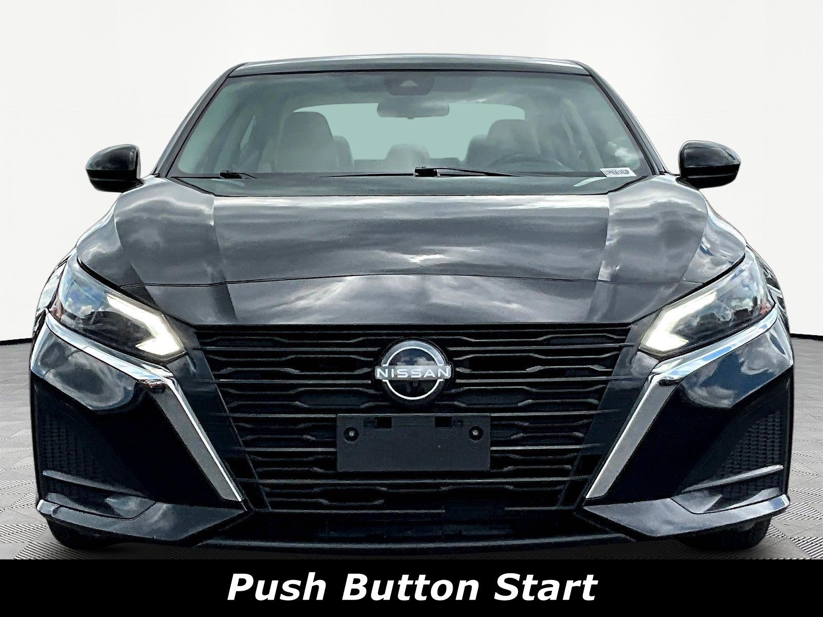 Used 2023 Nissan Altima 2.5 SV w/ SV Premium Package FWD image 2
