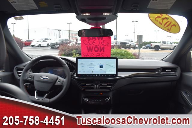 Used 2025 Ford Escape ST-Line w/ Tech Pack #1 FWD image 3
