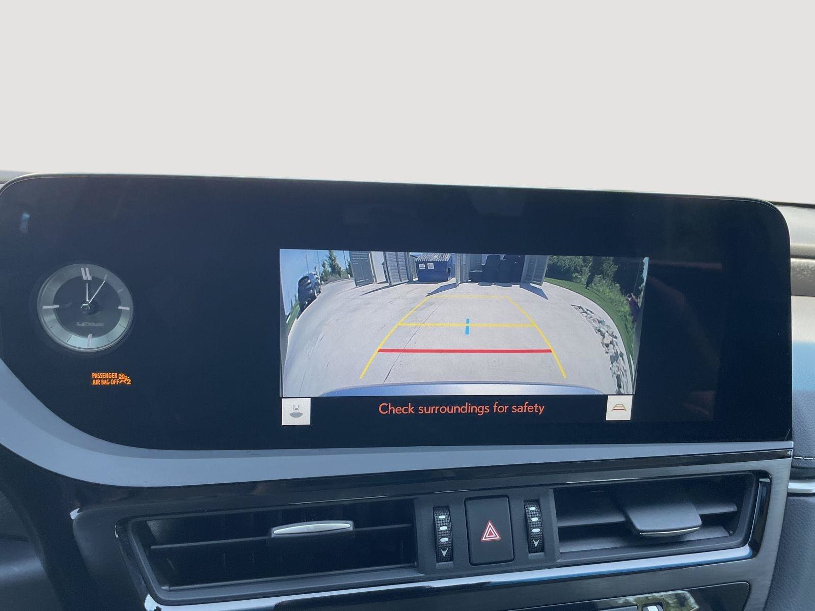 Used 2025 Lexus ES 300h w/ Premium Package FWD image 31