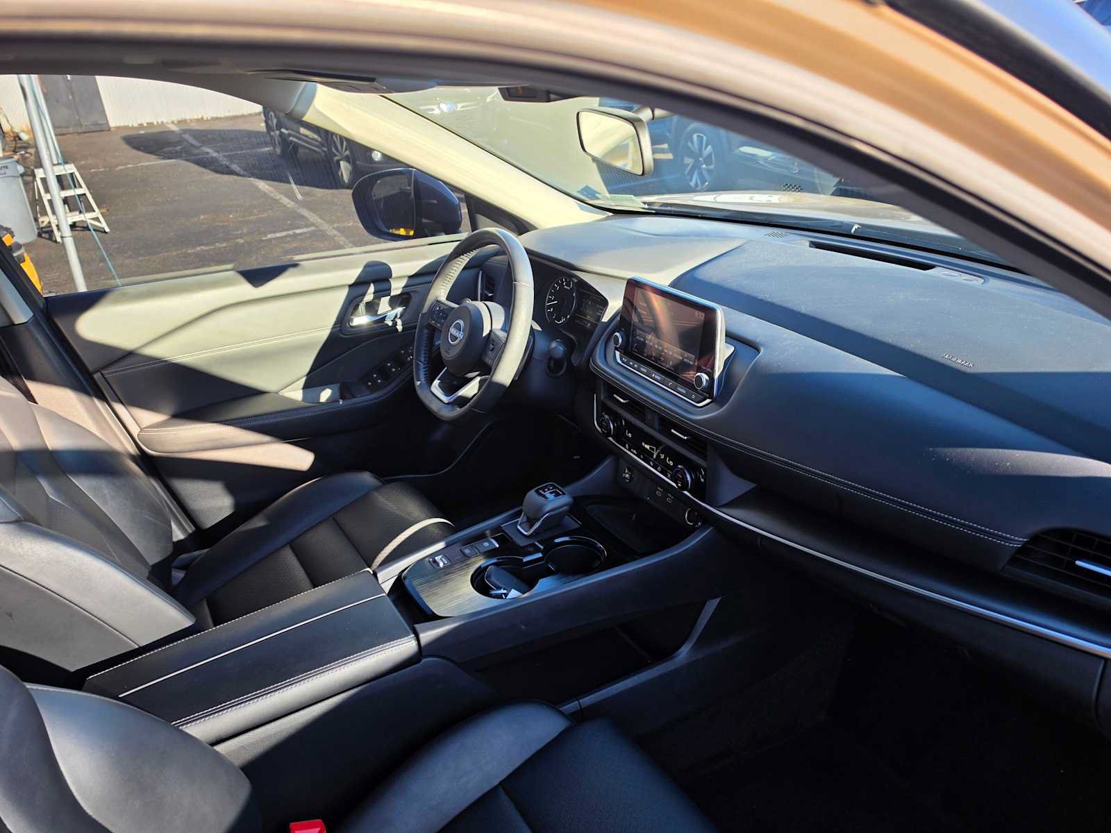 Used 2024 Nissan Rogue SV w/ SV Premium Package FWD image 11