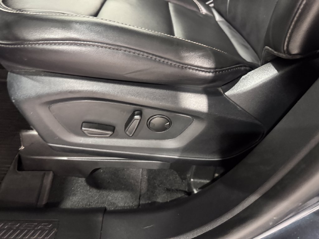 Used 2022 Ford Explorer XLT AWD/4WD image 17