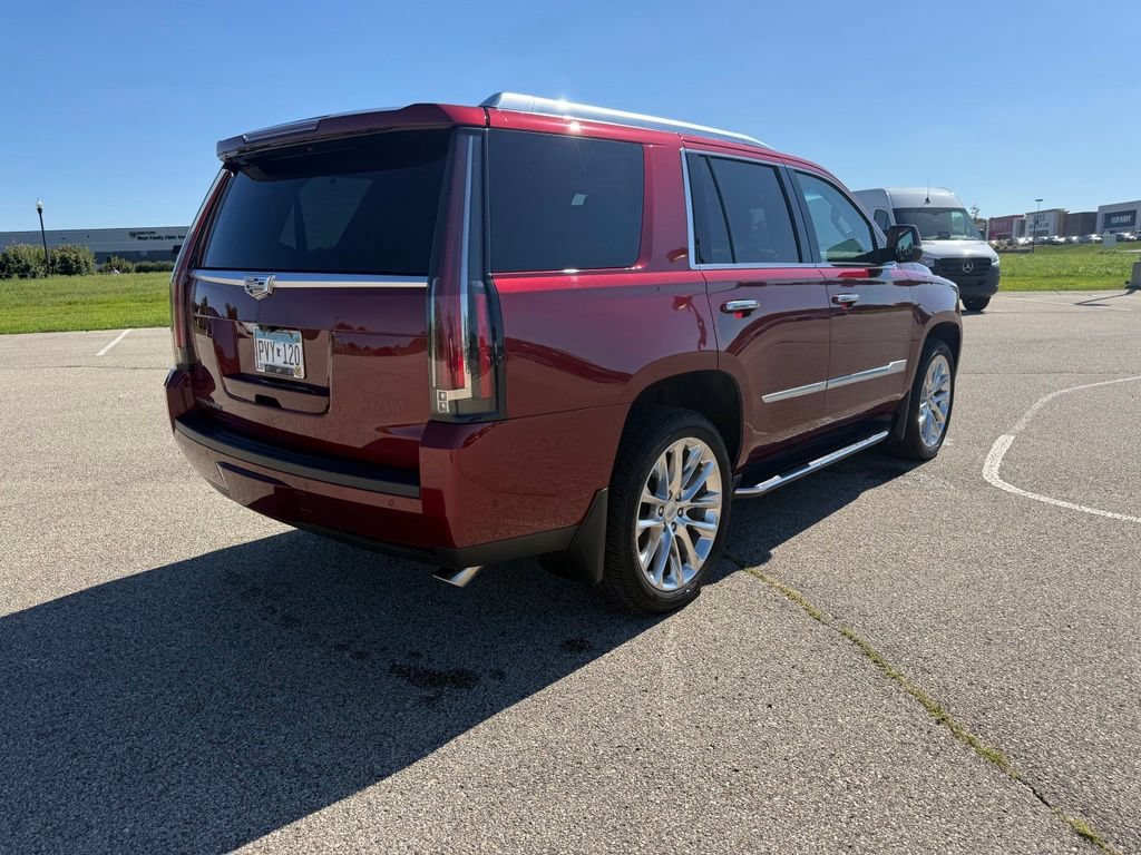 Used 2019 Cadillac Escalade Luxury AWD/4WD image 6