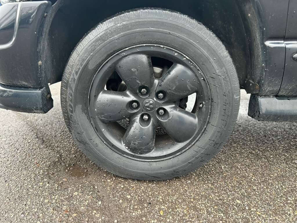 Used 2004 Dodge Ram 1500 Truck SLT w/ Sport Appearance Group image 9