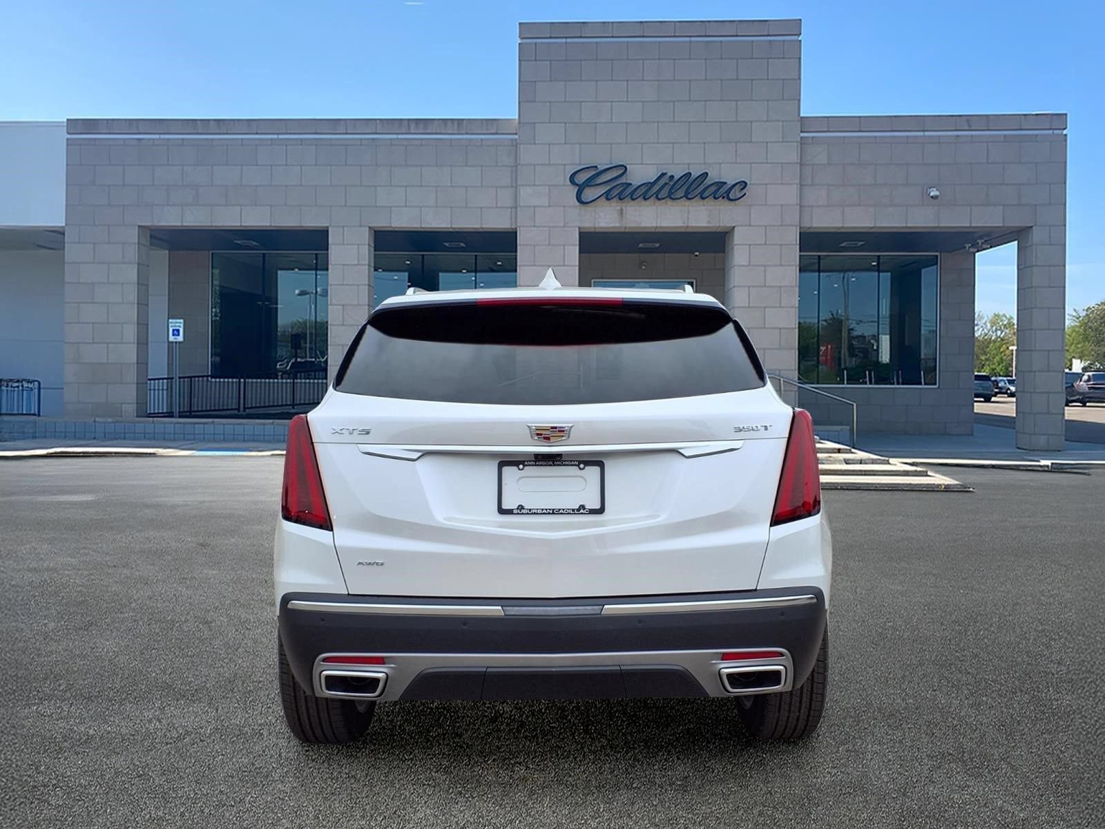 New 2026 Cadillac XT5 Premium Luxury w/ LPO, Floor Liner Package AWD/4WD image 5