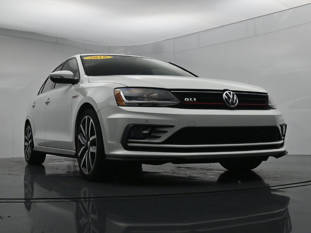 Used 2018 Volkswagen Jetta GLI FWD image 33