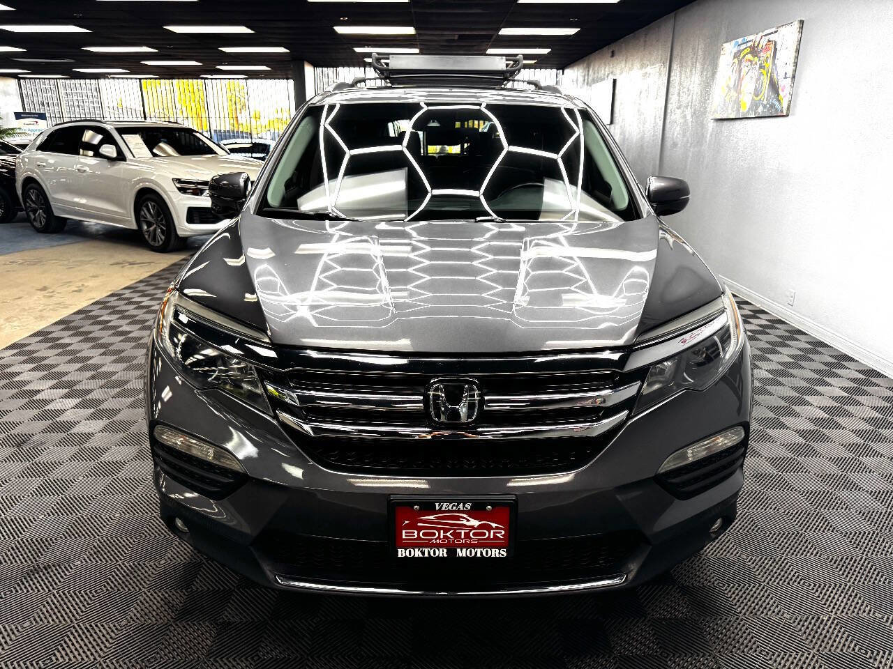 Used 2017 Honda Pilot Touring image 5