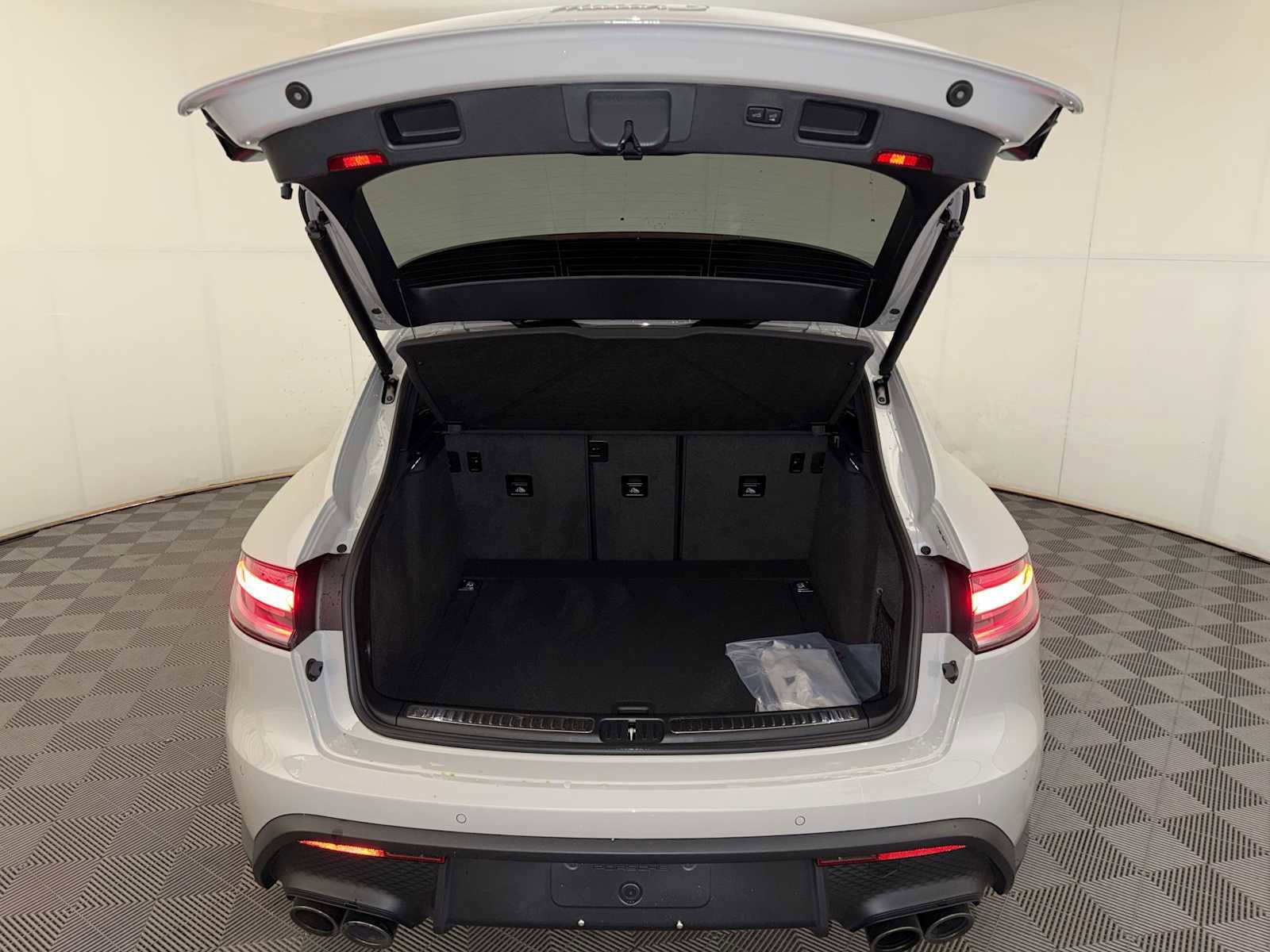 Used 2026 Porsche Macan S AWD/4WD image 22