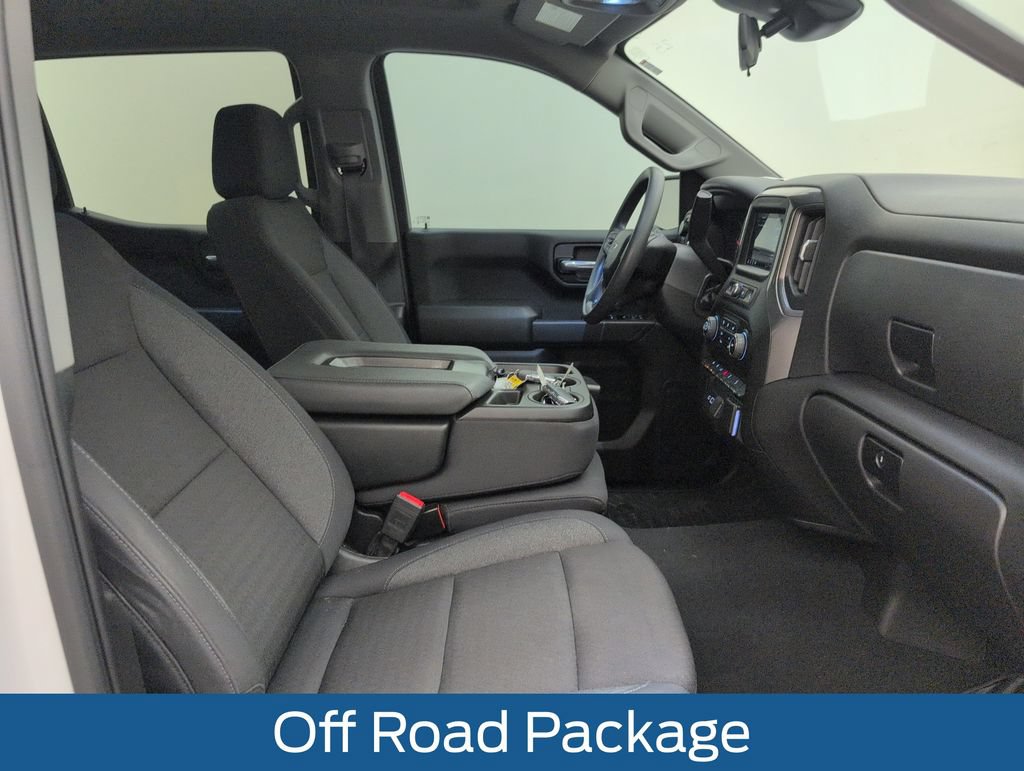 Used 2025 Chevrolet Silverado 1500 Custom Trail Boss w/ Turbomax Blackout Package AWD/4WD image 15