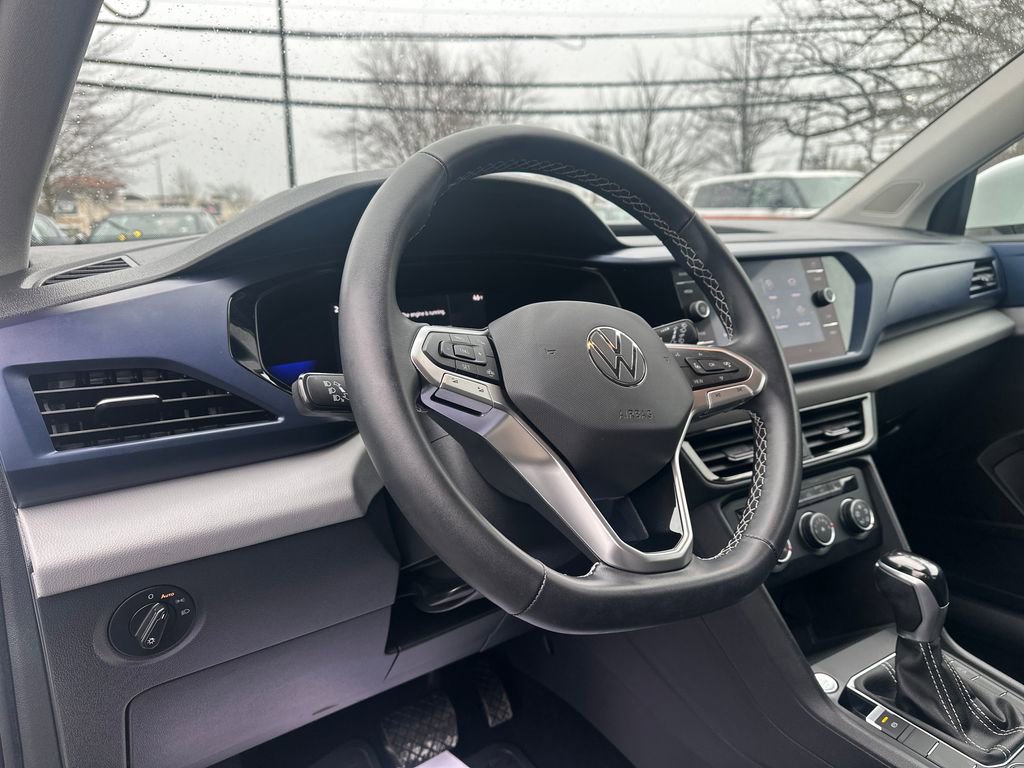 Used 2022 Volkswagen Taos SE image 6