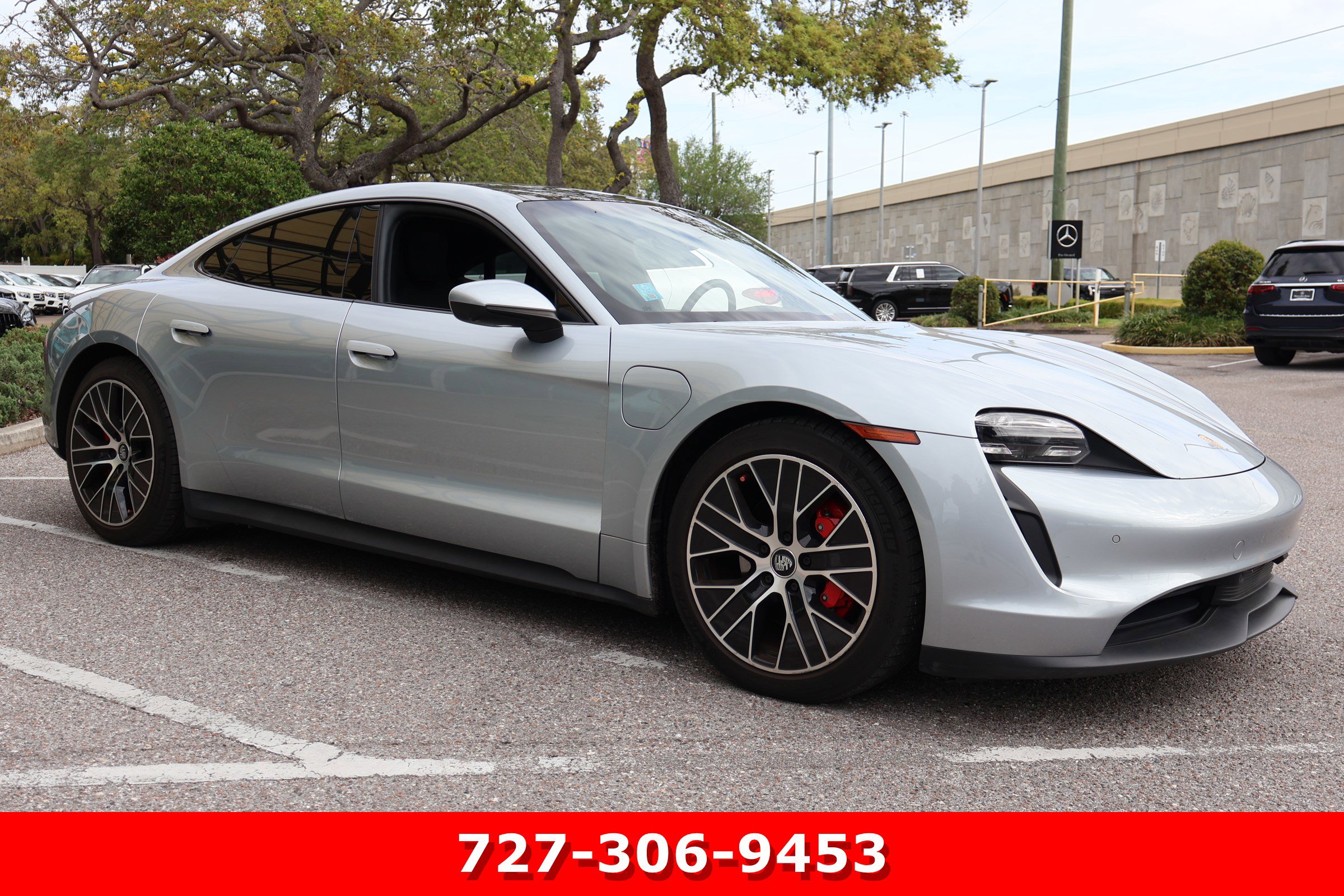 Used 2021 Porsche Taycan 4S image 11