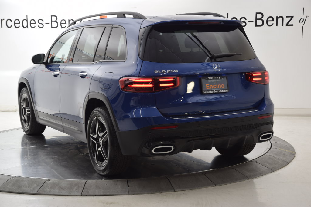 Used 2024 Mercedes-Benz GLB 250 image 4