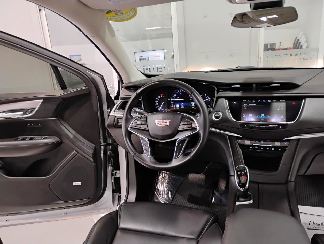 Used 2018 Cadillac XT5 Luxury w/ Driver Awareness Package image 29