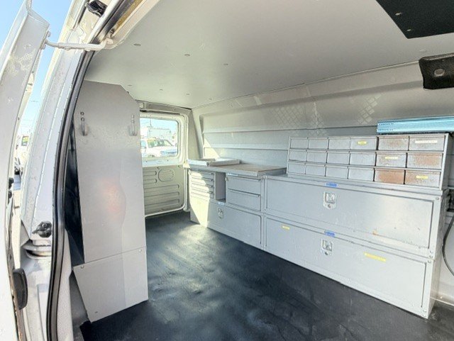 Used 2006 Ford E-250 and Econoline 250 RWD image 14