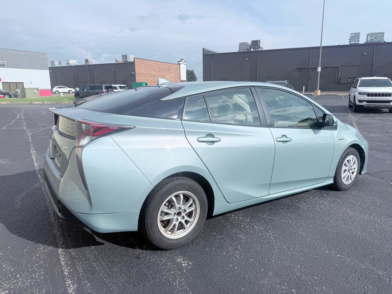 Used 2016 Toyota Prius Two FWD image 5