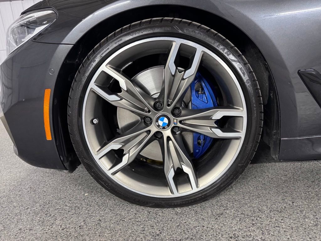 Used 2019 BMW M550i xDrive AWD/4WD image 19