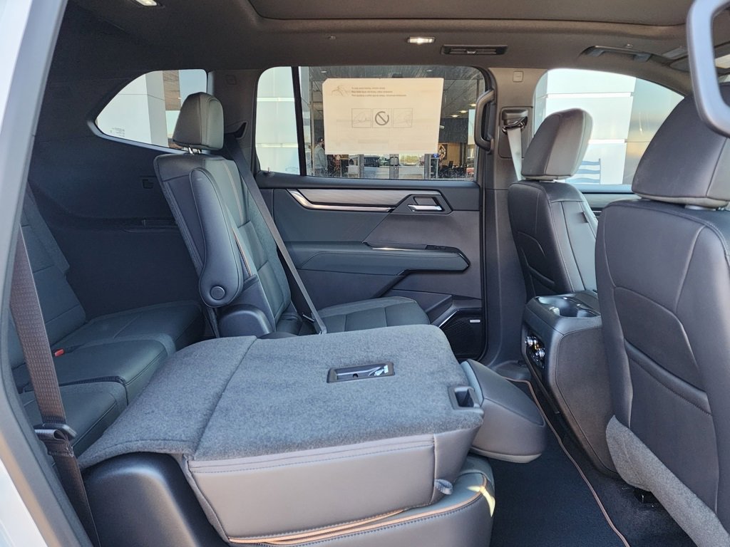 New 2026 GMC Acadia AT4 w/ Super Cruise Package image 48