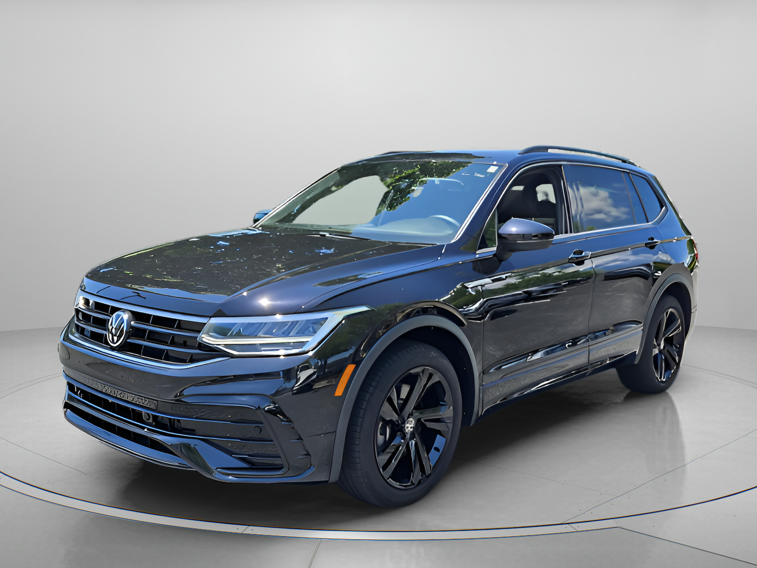 Certified 2024 Volkswagen Tiguan SE R-Line