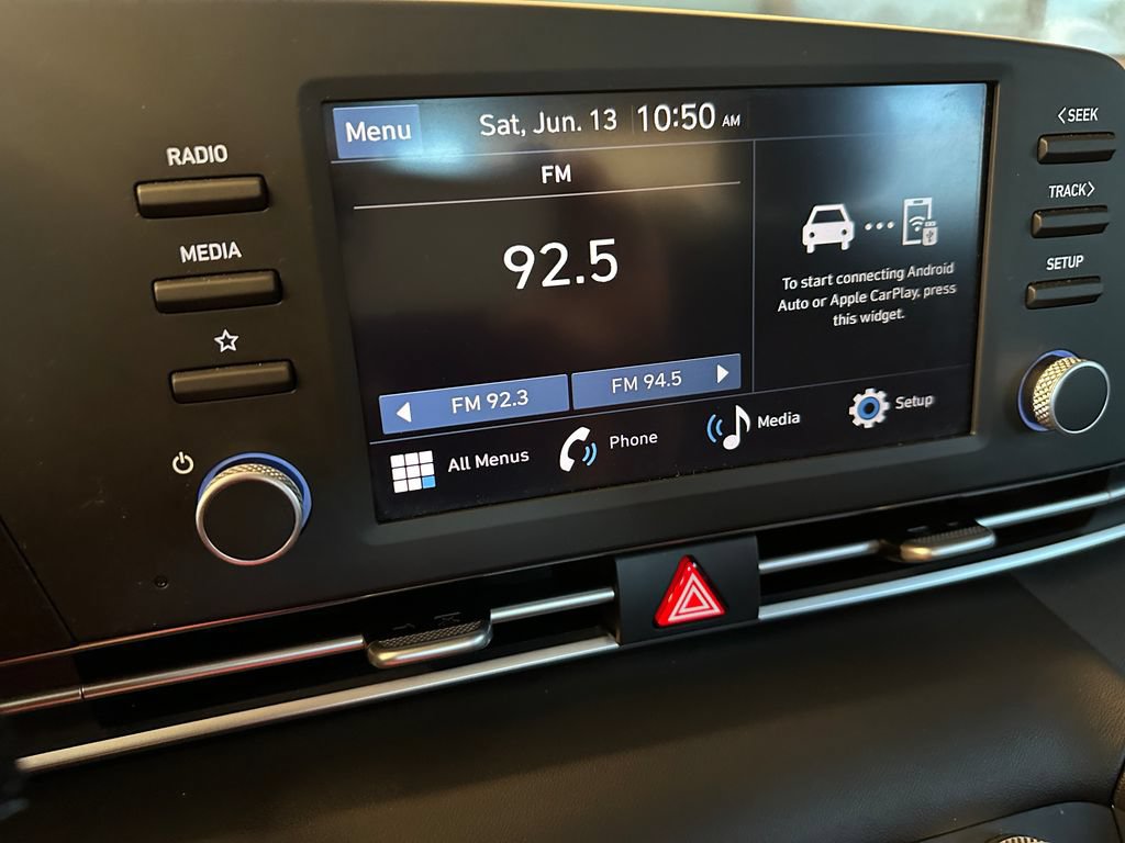 Used 2025 Hyundai Elantra SE FWD image 14