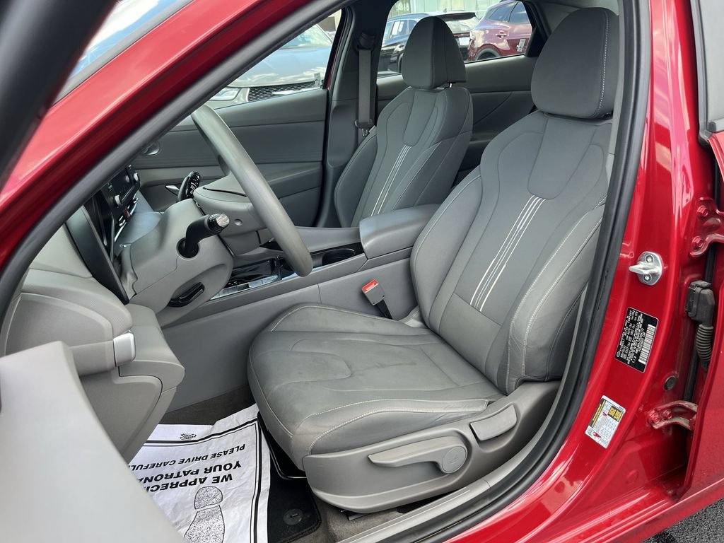 Used 2023 Hyundai Elantra Blue FWD image 17