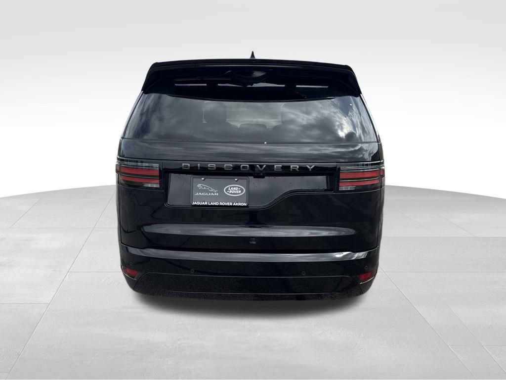 Used 2025 Land Rover Discovery Dynamic SE AWD/4WD image 8