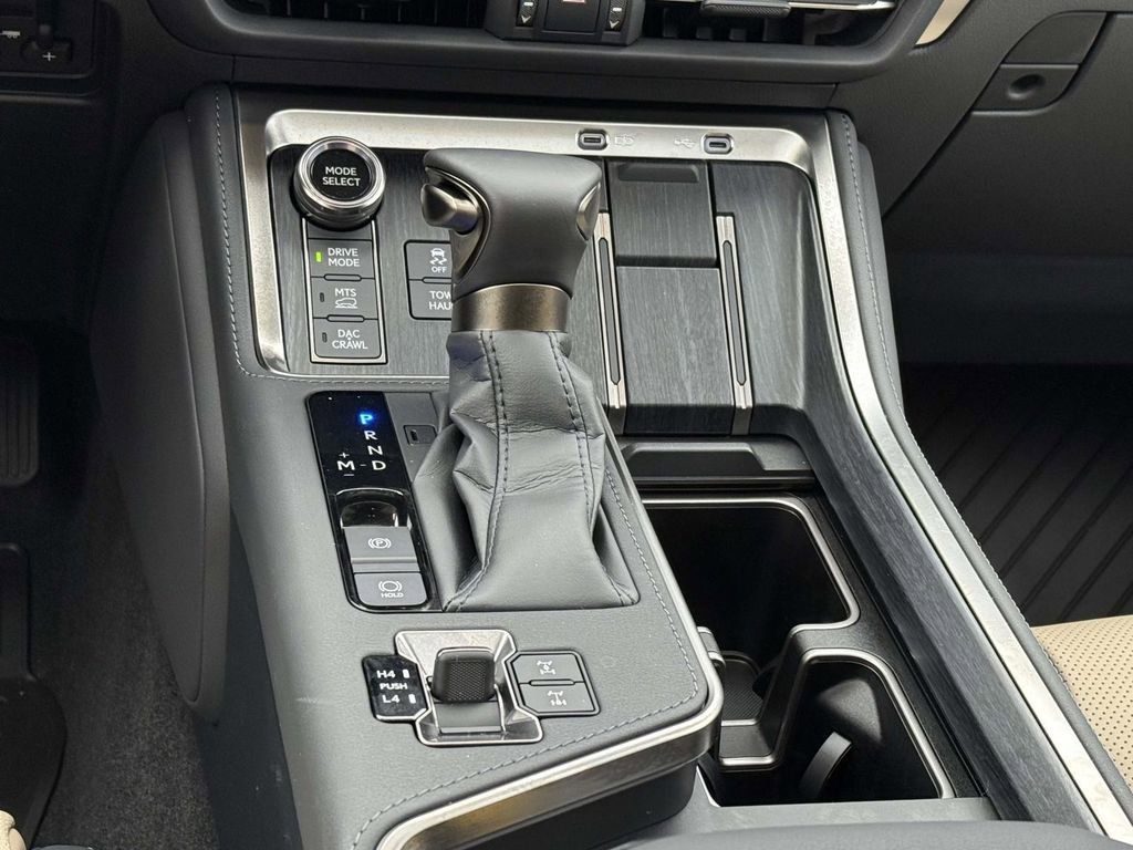 Used 2025 Lexus GX 550 Overtrail+ w/ Mark Levinson an image 20