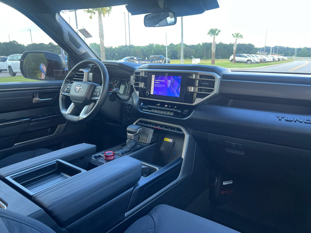Used 2025 Toyota Tundra SR5 w/ SR5 Convenience Package AWD/4WD image 16