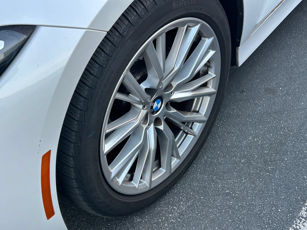 Used 2023 BMW 330i Sedan w/ Premium Package RWD image 3