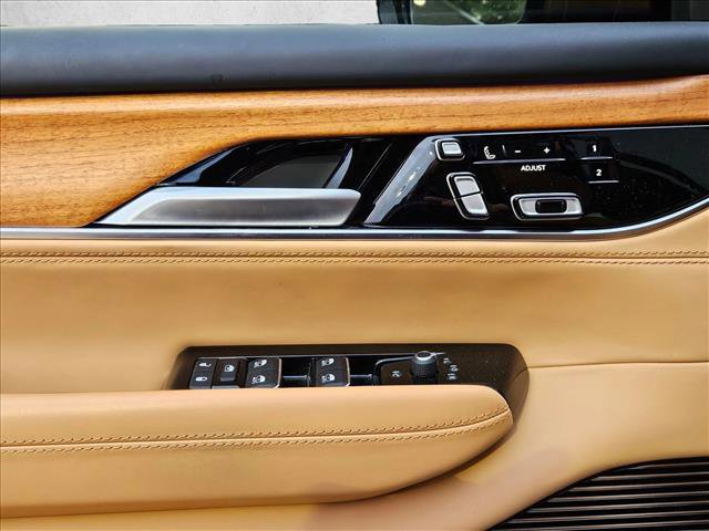 Used 2024 Jeep Grand Wagoneer Series III AWD/4WD image 30
