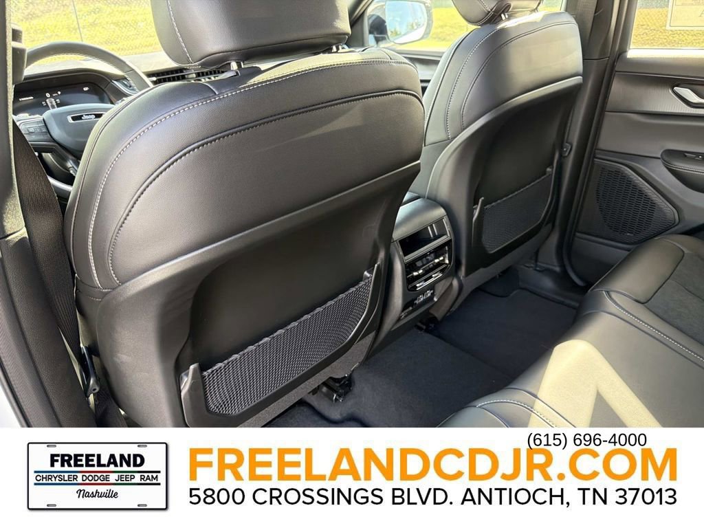New 2025 Jeep Grand Cherokee 4WD image 15
