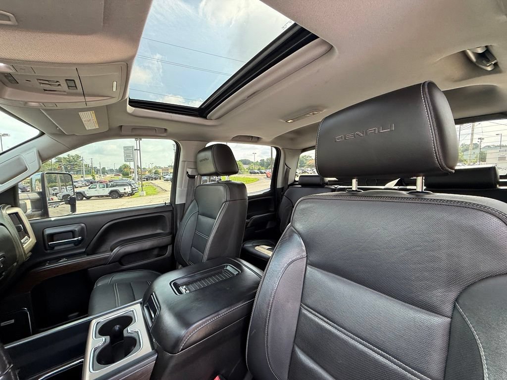 Used 2018 GMC Sierra 2500 Denali w/ Duramax Plus Package AWD/4WD image 16