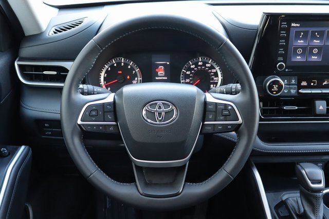 Used 2022 Toyota Highlander LE image 25