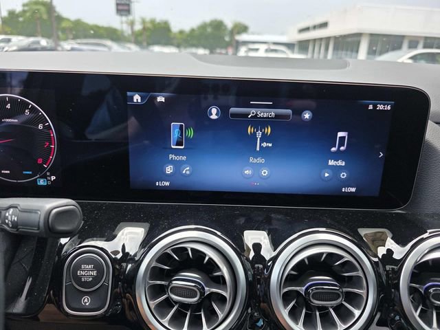 New 2025 Mercedes-Benz GLA 250 image 9