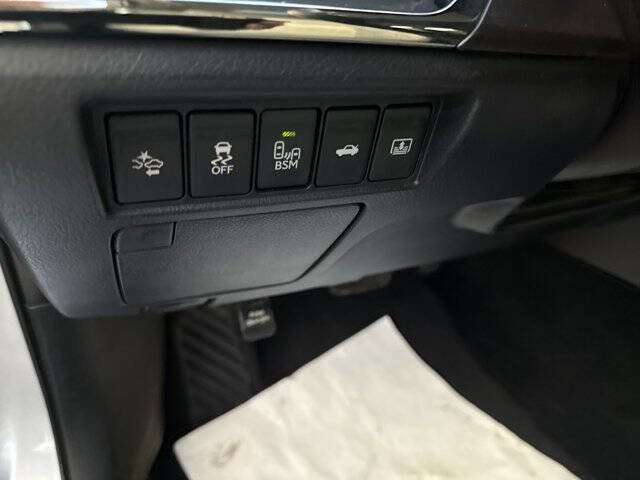 Used 2018 Toyota Avalon Limited w/ Protection Package image 16