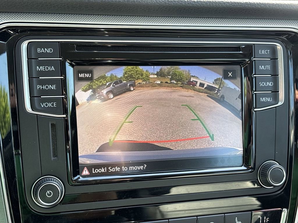 Used 2017 Volkswagen Passat 1.8T R-Line FWD image 15