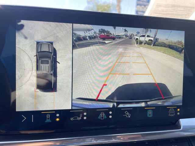 Used 2022 GMC Sierra 1500 SLT w/ SLT Premium Plus Package AWD/4WD image 14