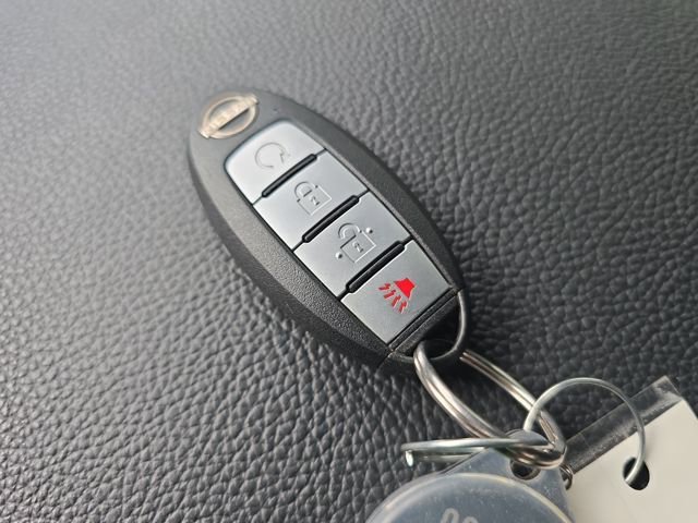 Used 2023 Nissan Titan PRO-4X w/ Pro-4x Convenience Package image 29