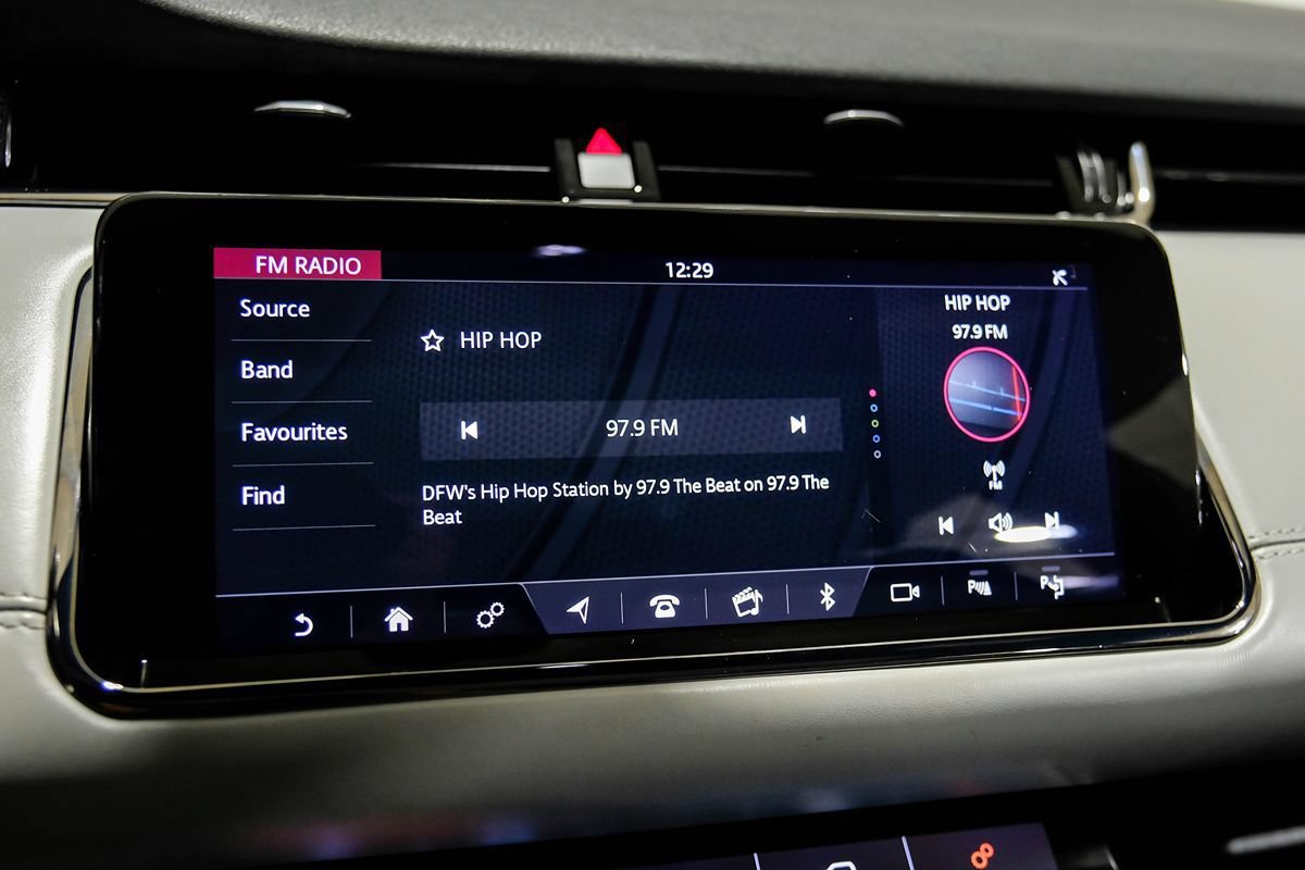 Used 2020 Land Rover Range Rover Evoque R-Dynamic HSE AWD/4WD image 34