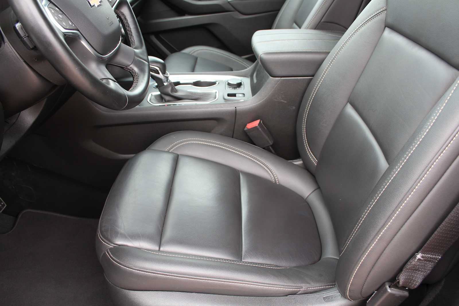 Used 2023 Chevrolet Traverse LT FWD image 29