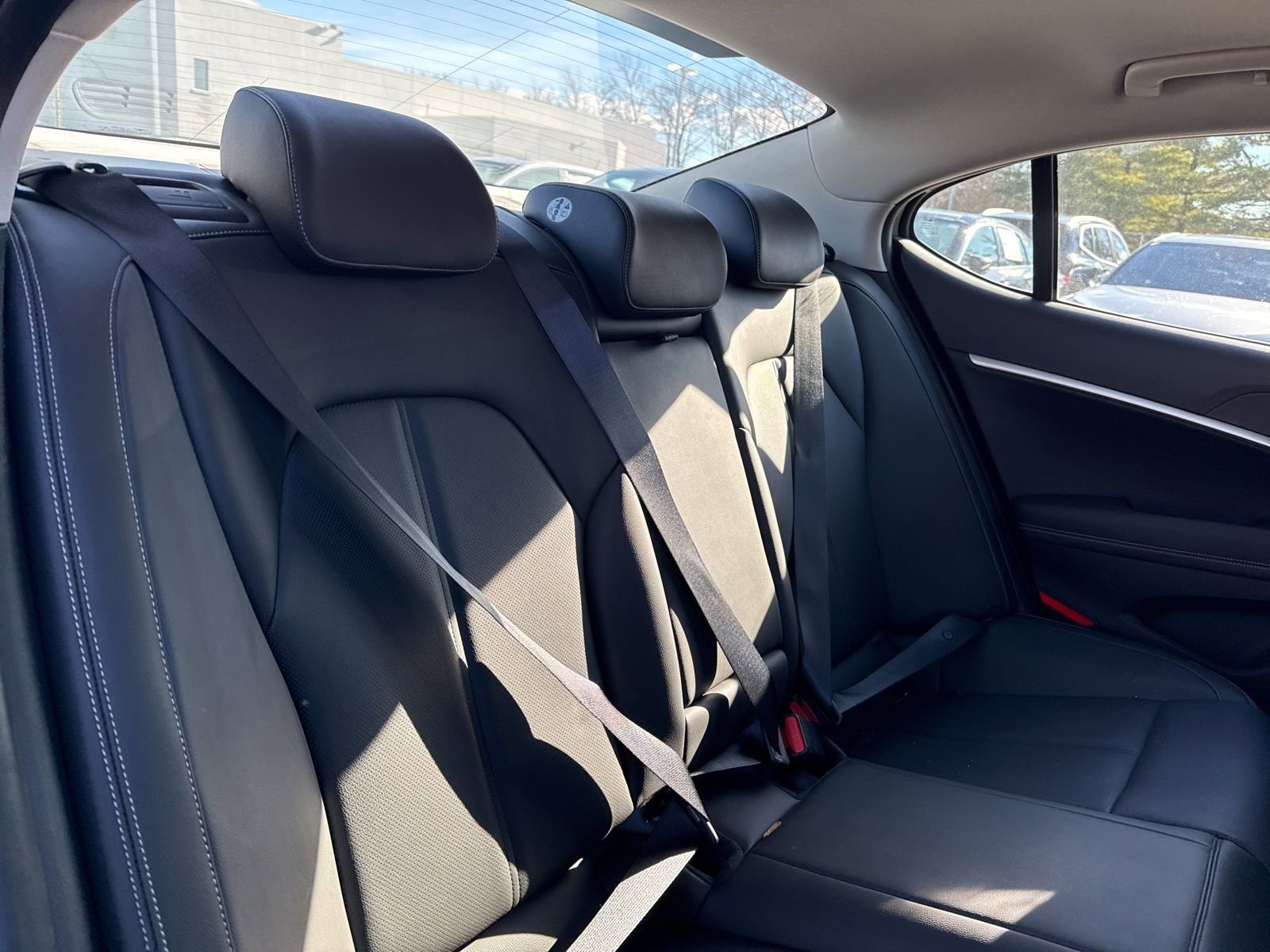 Used 2020 Genesis G70 2.0T image 15