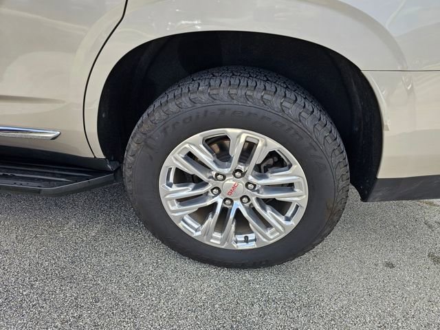 Used 2022 GMC Yukon SLT w/ SLT Premium Package image 11