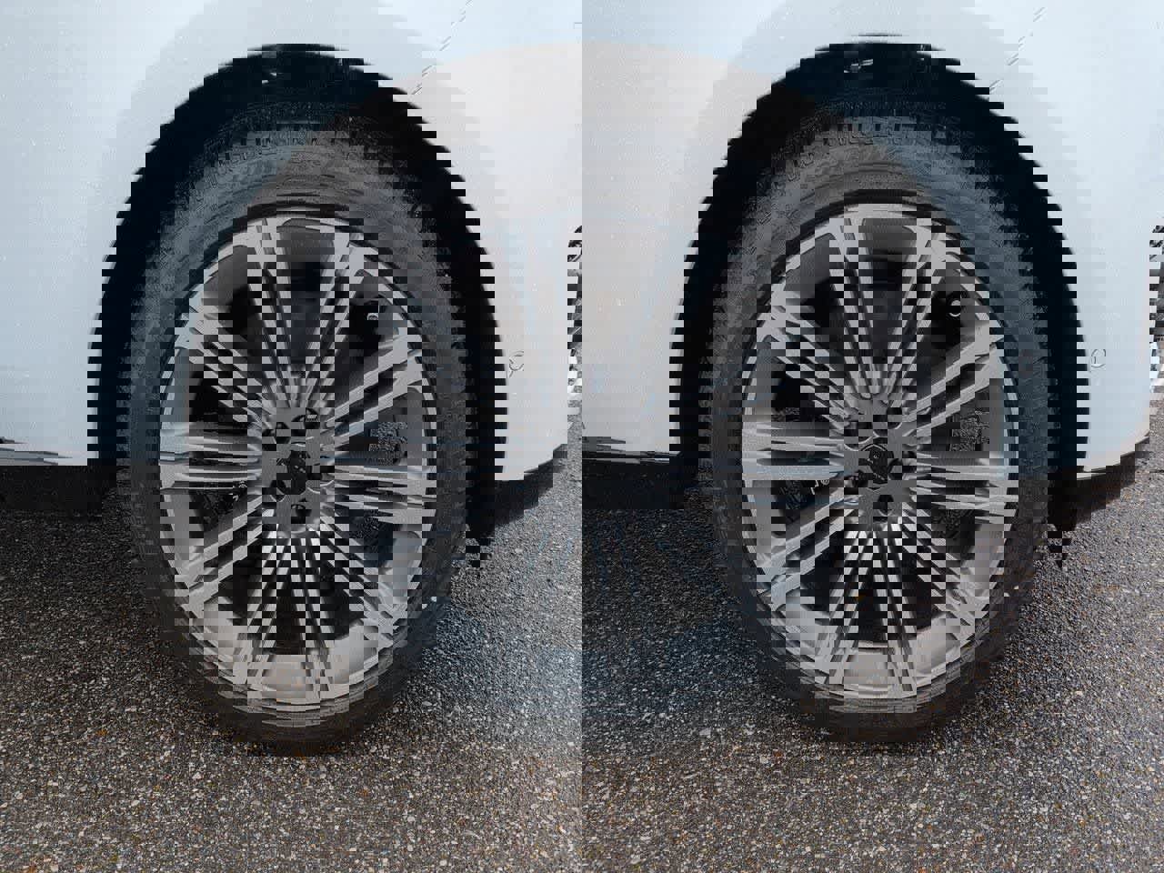 New 2026 Land Rover Range Rover SE image 13