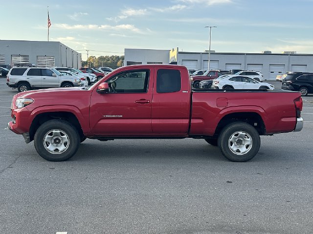 Used 2023 Toyota Tacoma SR5 RWD image 5