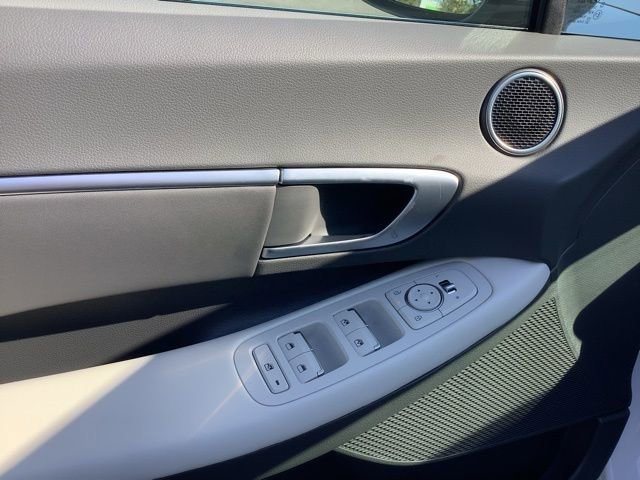 Used 2025 Hyundai Sonata SEL AWD/4WD image 18