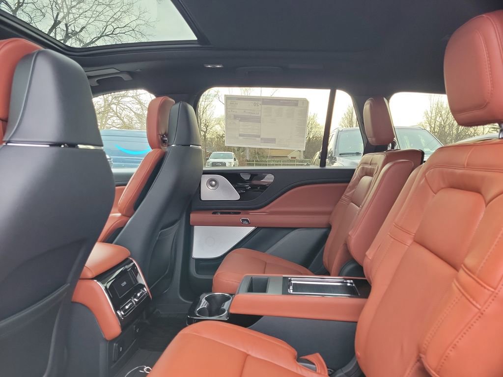 New 2026 Lincoln Aviator Reserve image 13