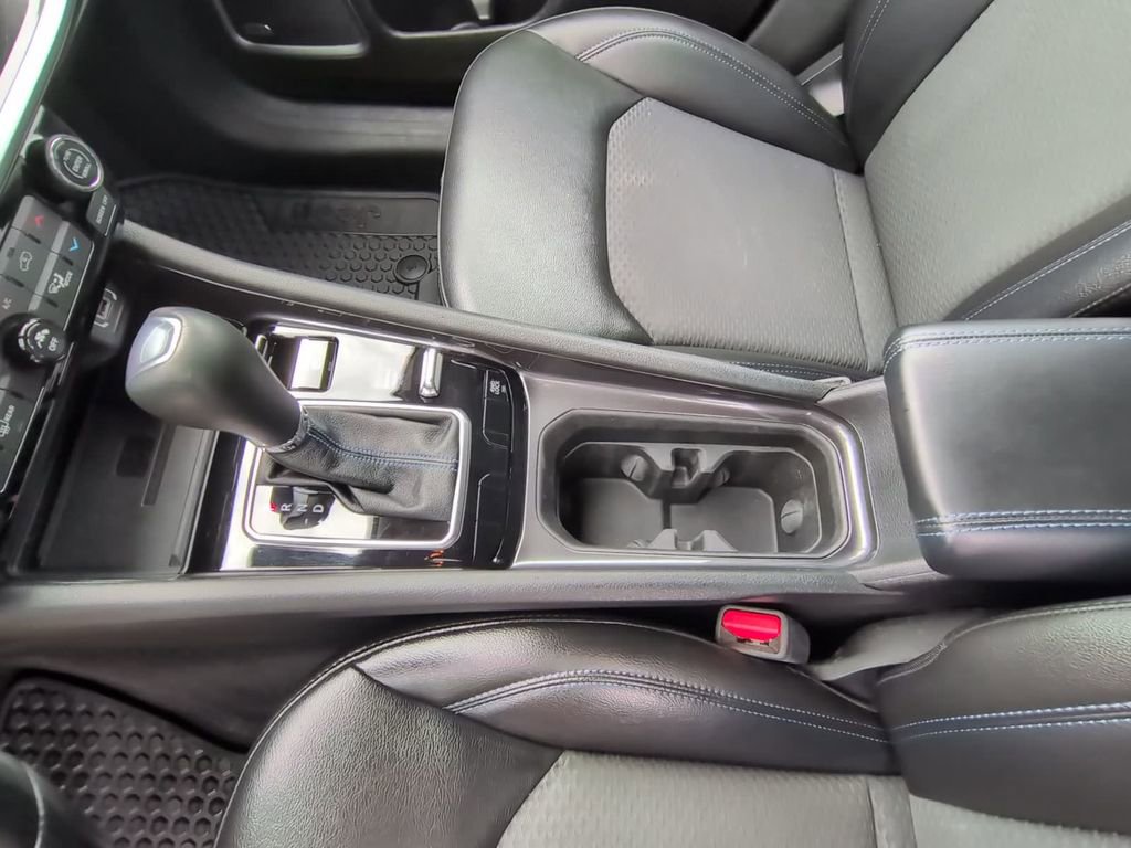 Used 2022 Jeep Compass Latitude w/ Sun and Sound Group AWD/4WD image 32