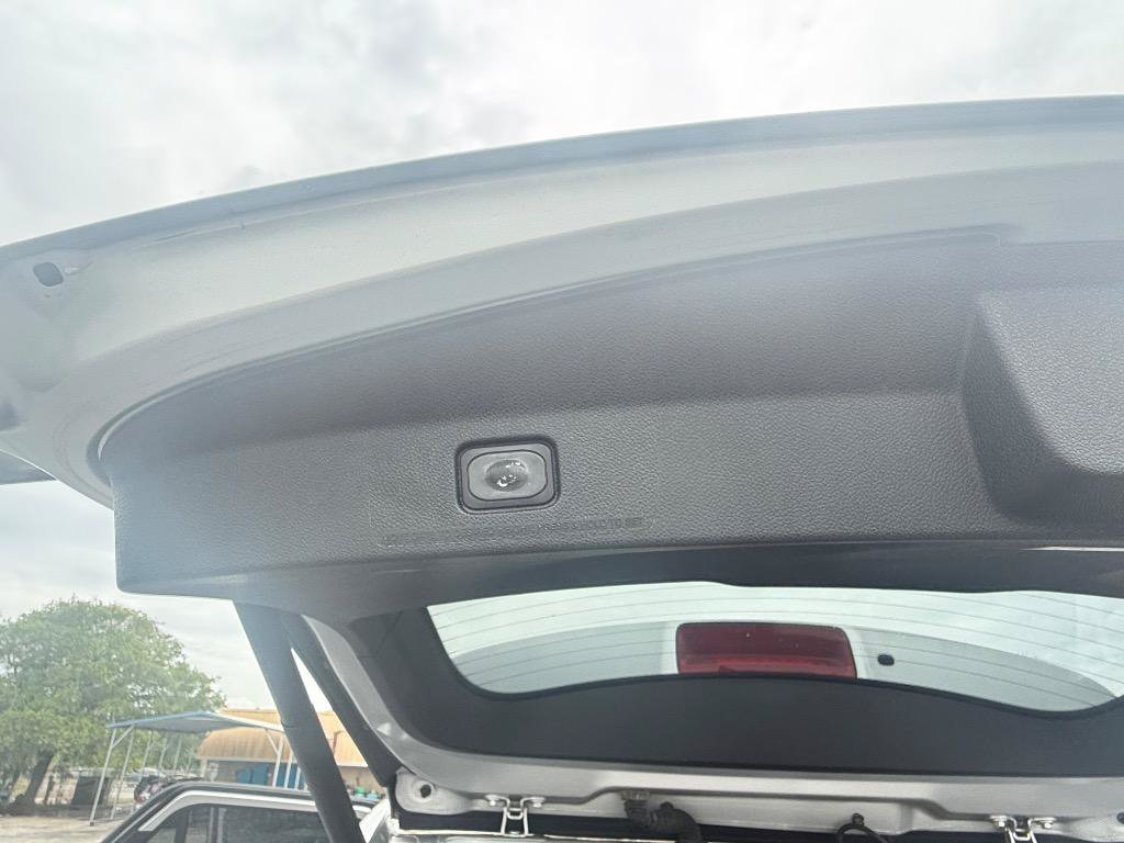 Used 2019 Ford Explorer Limited w/ Class III Trailer Tow Package FWD image 14