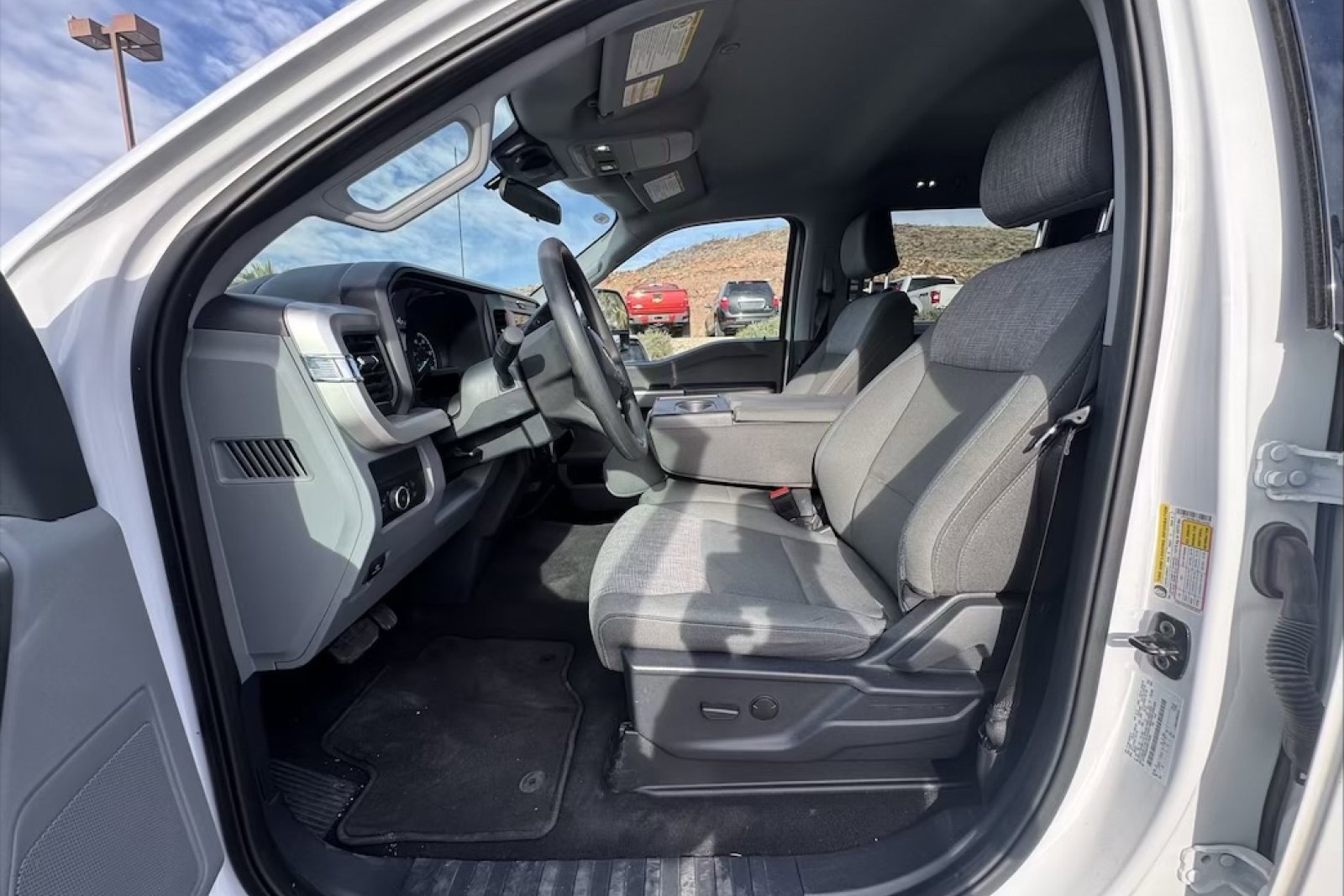 Used 2025 Ford F250 XLT image 9