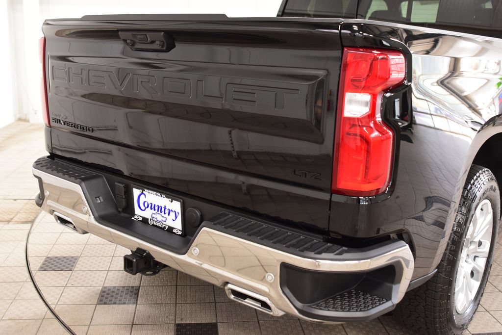 Used 2026 Chevrolet Silverado 1500 LTZ w/ LTZ Premium Package AWD/4WD image 18